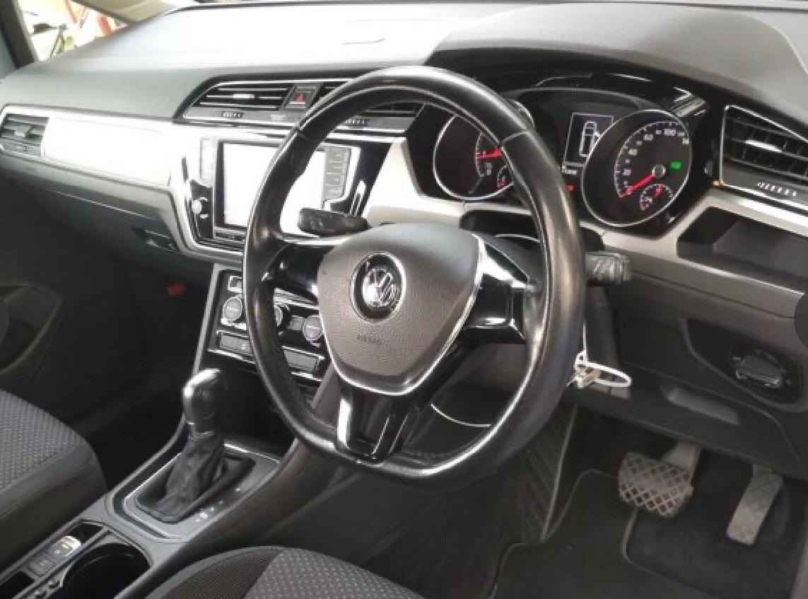 Volkswagen Golf Touran TSI Comfortline – Spacious Family MPV (2016)