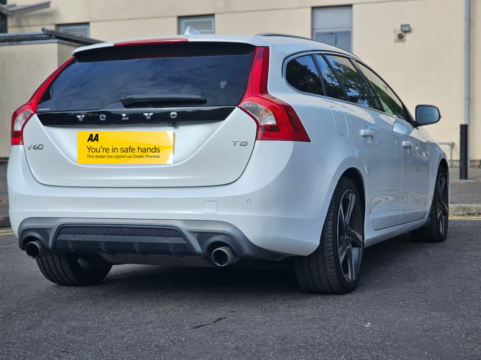 Volvo V60 T5 R-Design | One owner | 37,000 miles