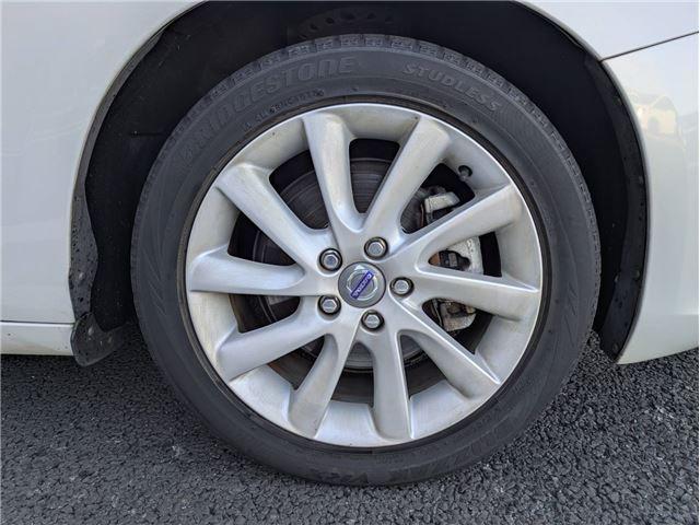 2015 Volvo V60 T4 Luxury Edition – Pearl White | 1.6L Turbo | Automatic