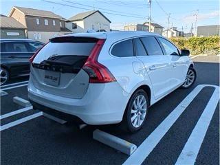 2015 Volvo V60 T4 Luxury Edition – Pearl White | 1.6L Turbo | Automatic