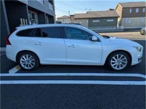 2015 Volvo V60 T4 Luxury Edition – Pearl White | 1.6L Turbo | Automatic