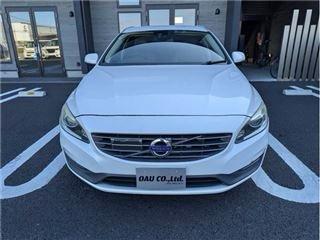 2015 Volvo V60 T4 Luxury Edition – Pearl White | 1.6L Turbo | Automatic
