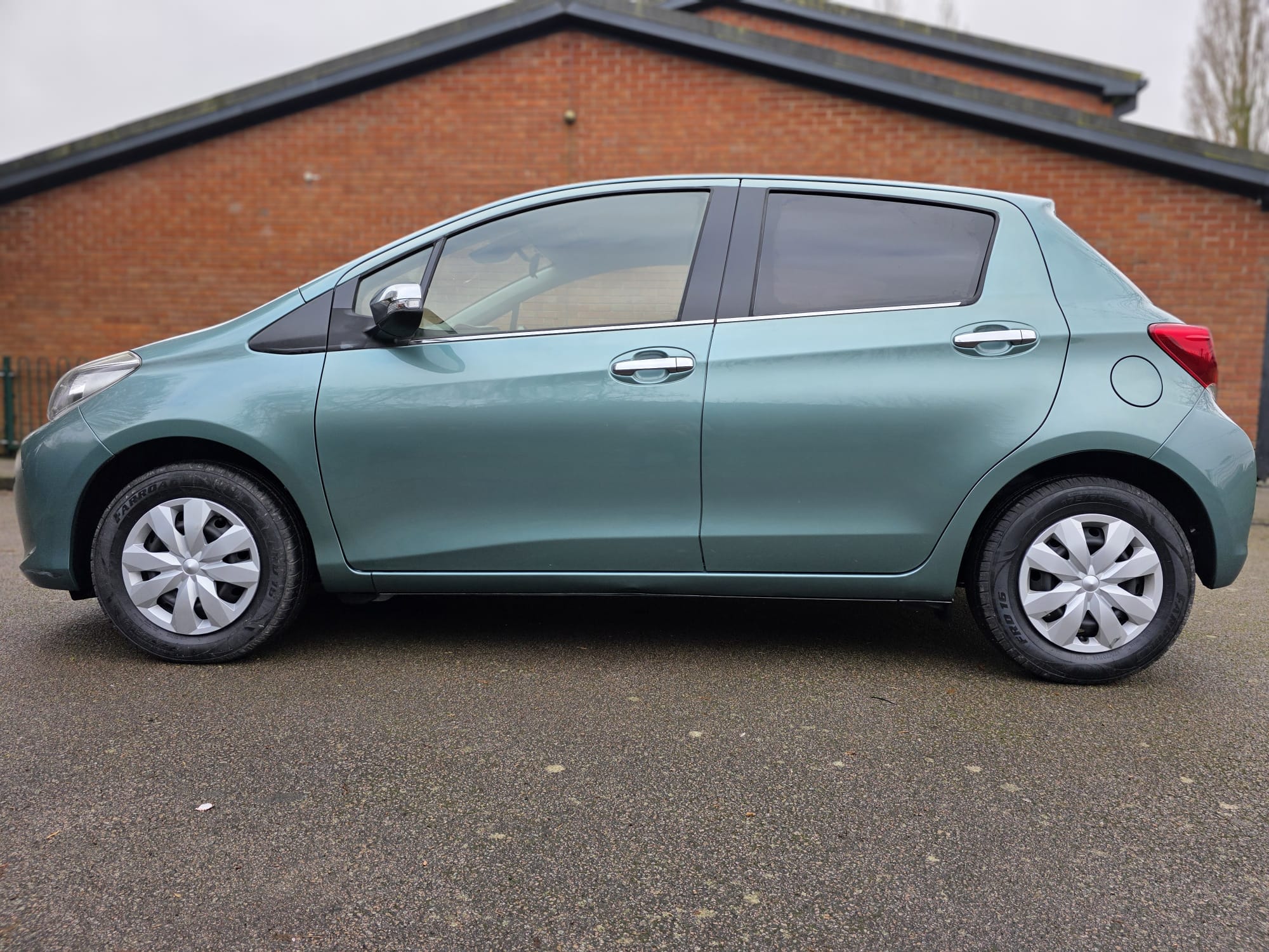 Toyota Yaris 2016 Trend VVT-I 5 Door