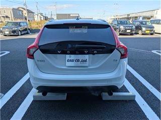 2015 Volvo V60 T4 Luxury Edition – Pearl White | 1.6L Turbo | Automatic