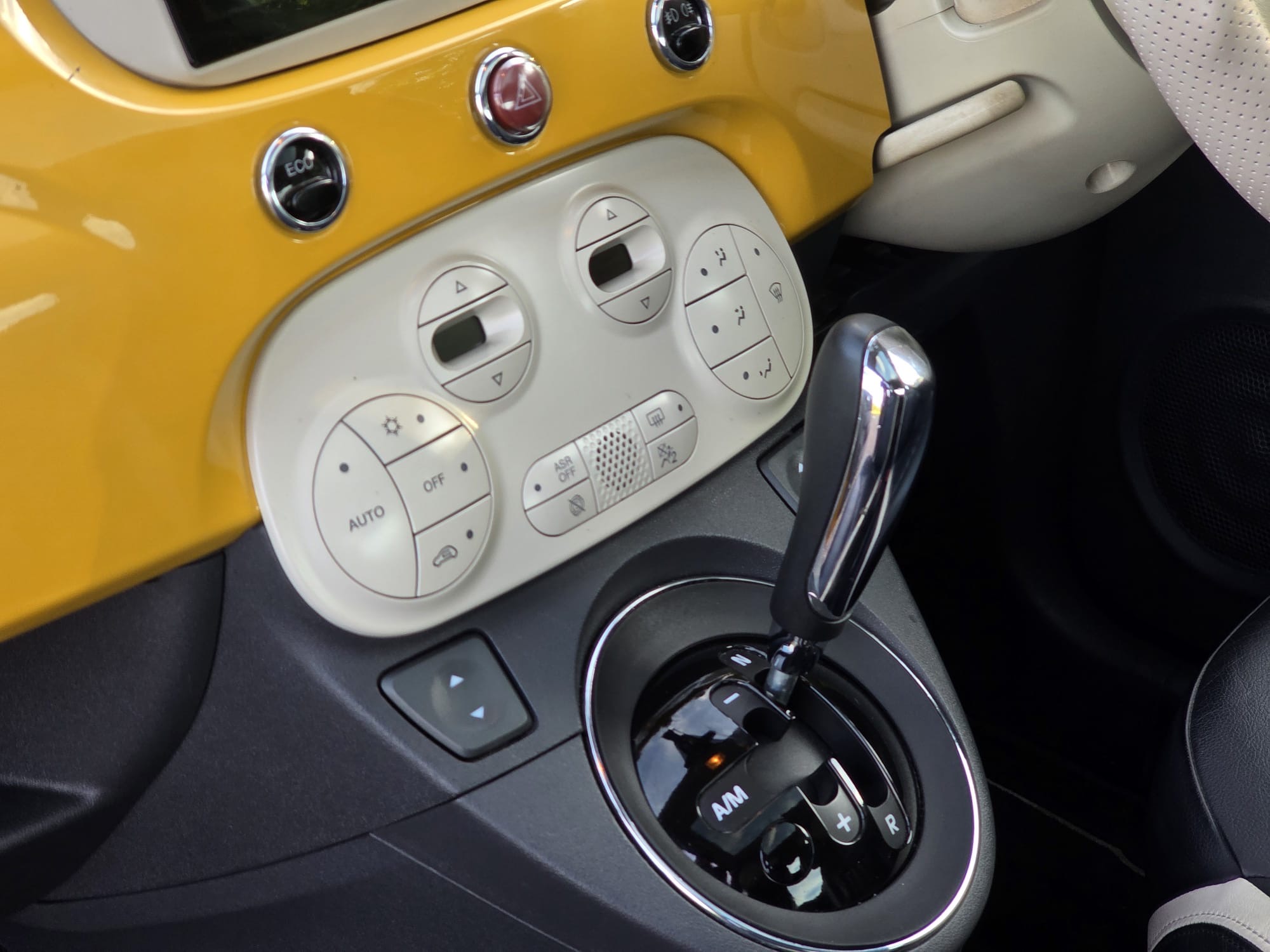 2015 Fiat 500 0.9 TwinAir Lounge Hatchback 3dr Petrol Dualogic Euro 6 (s/s) (85 bhp)