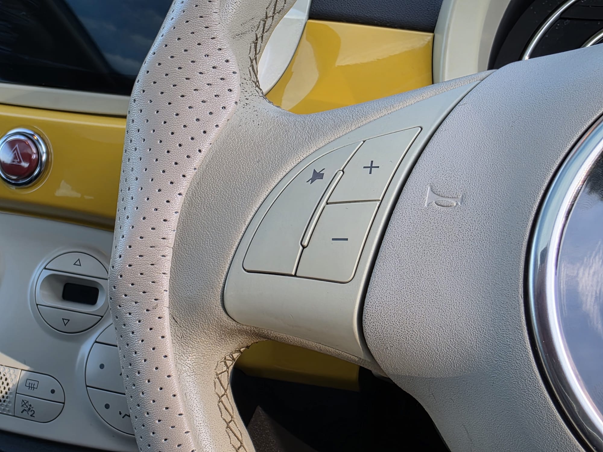 2015 Fiat 500 0.9 TwinAir Lounge Hatchback 3dr Petrol Dualogic Euro 6 (s/s) (85 bhp)