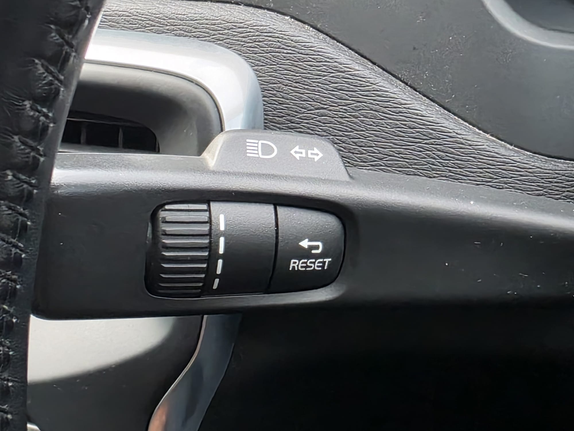 Volvo V40 T4 Black