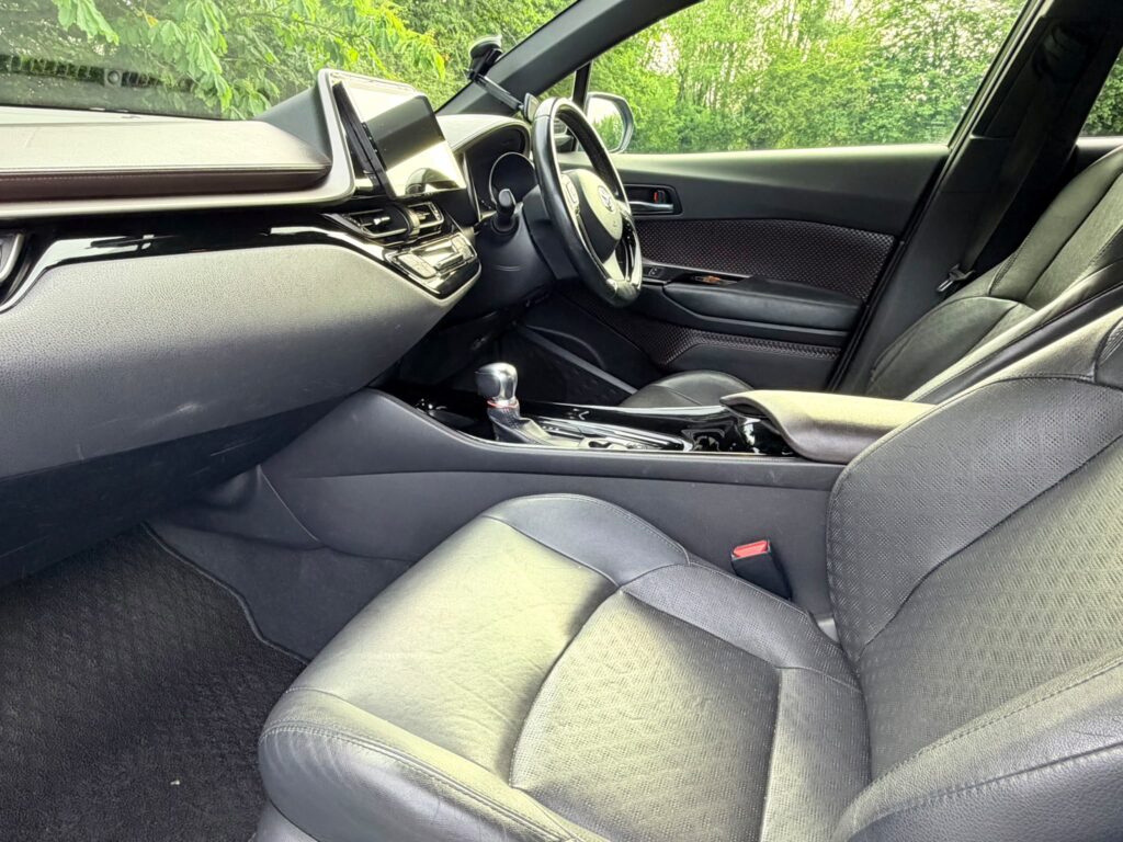 Toyota C-HR Hybrid 2017 1.8