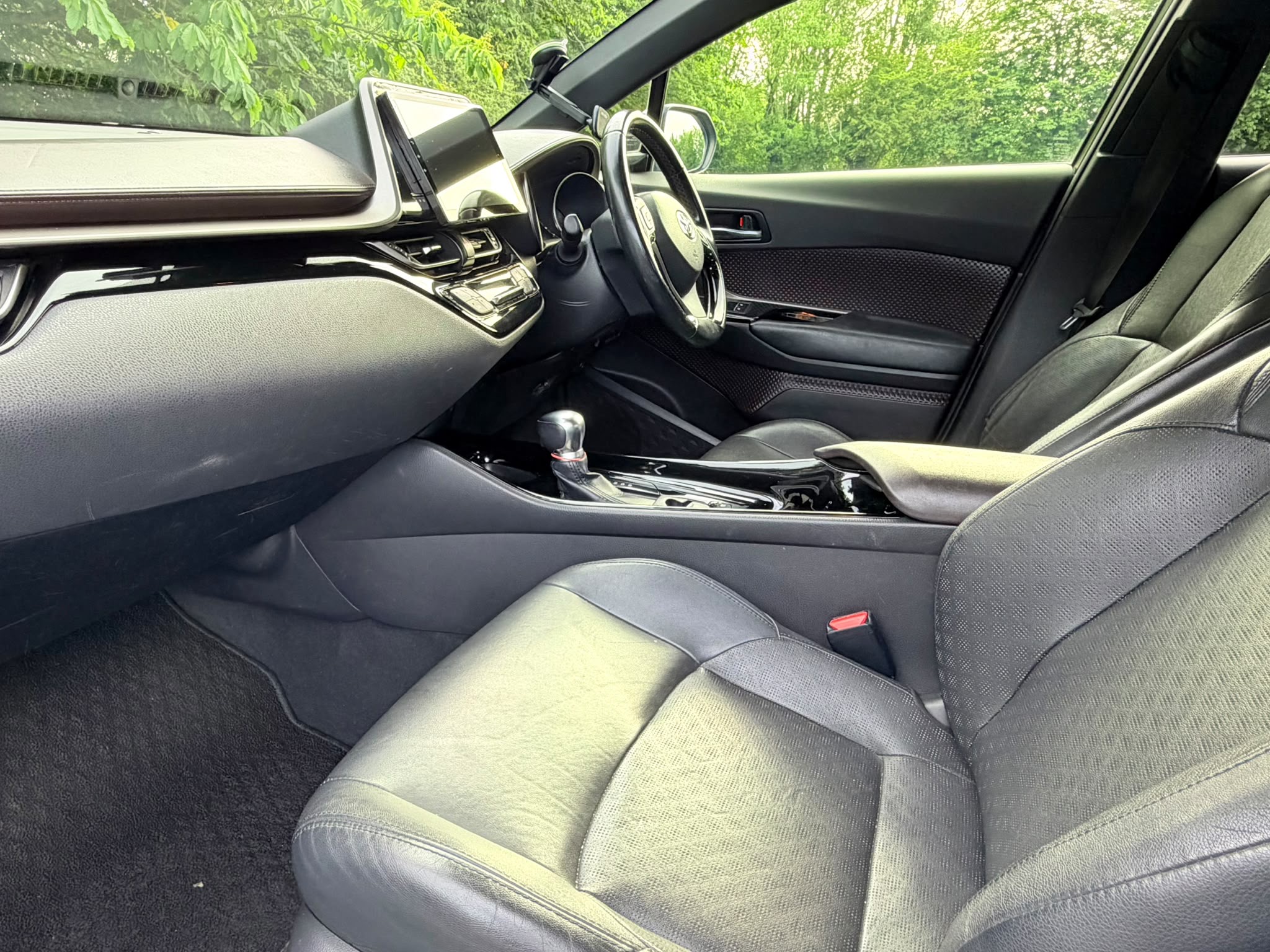 Toyota C-HR Hybrid 2017 1.8