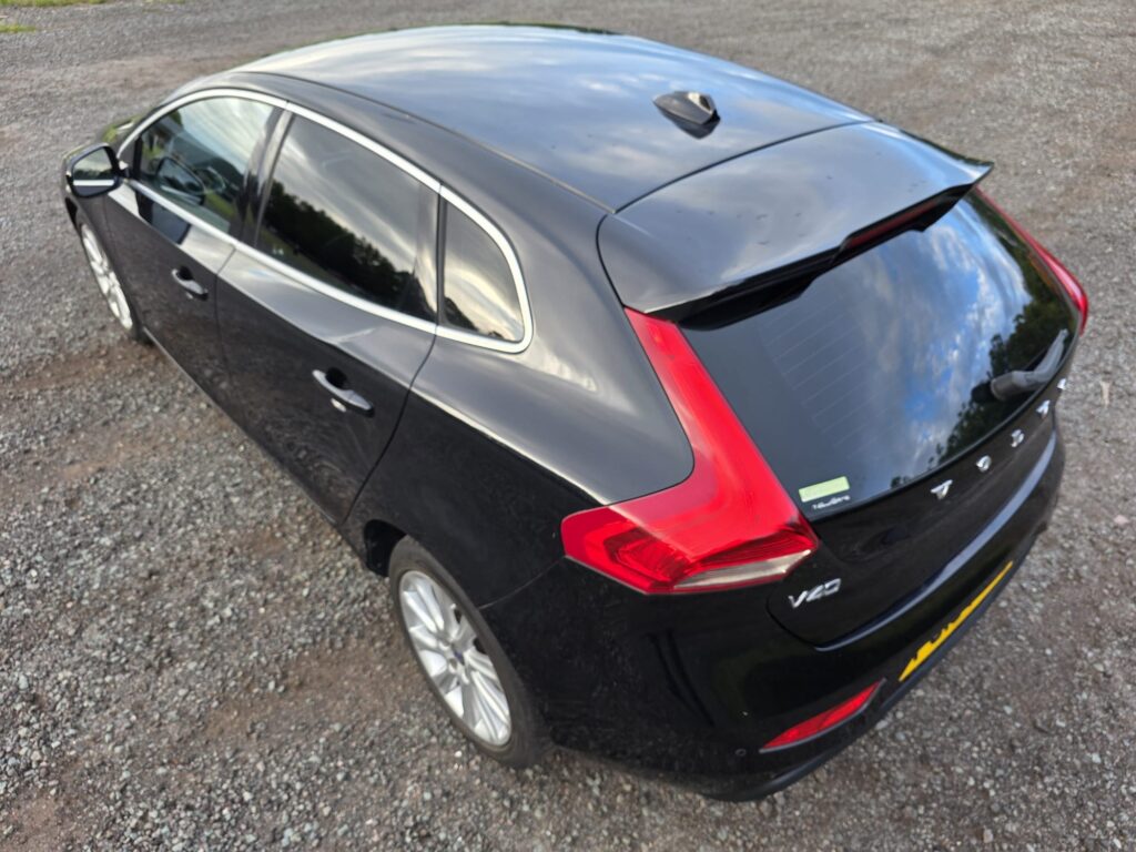 Volvo V40 T4 Black