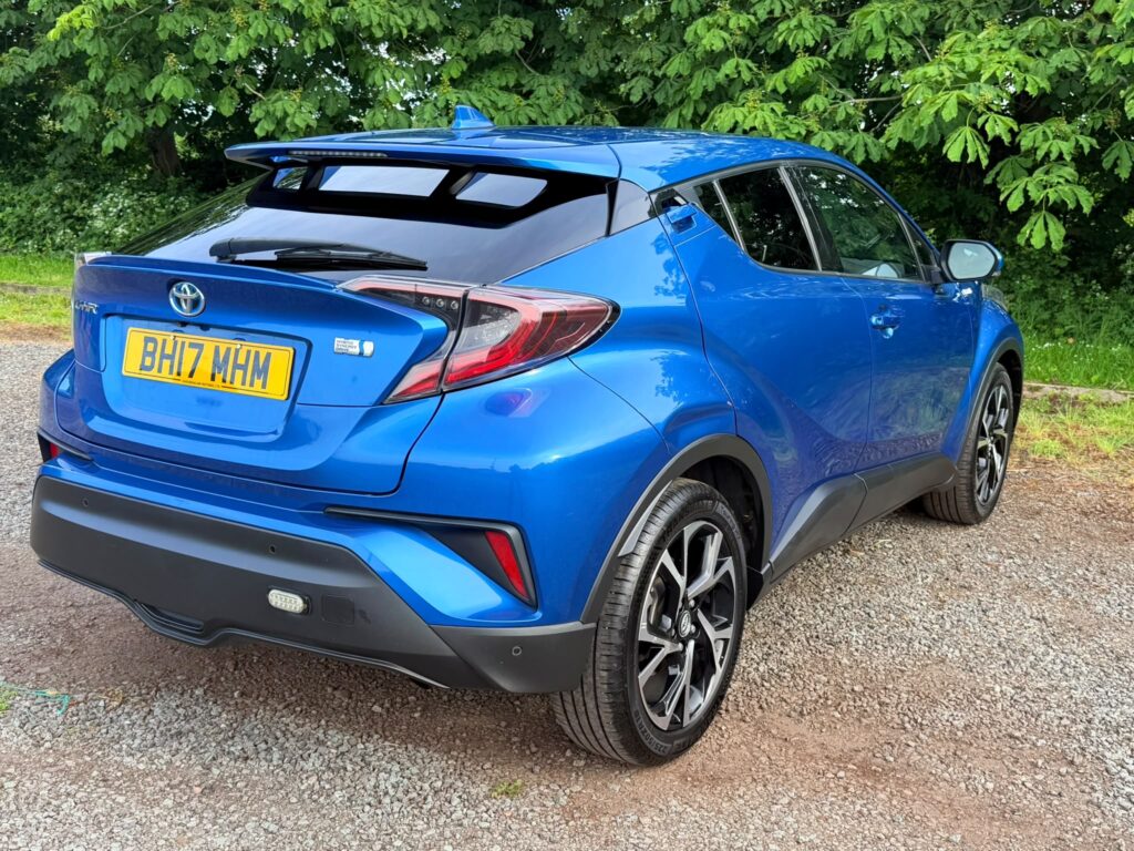 Toyota C-HR Hybrid 2017 1.8