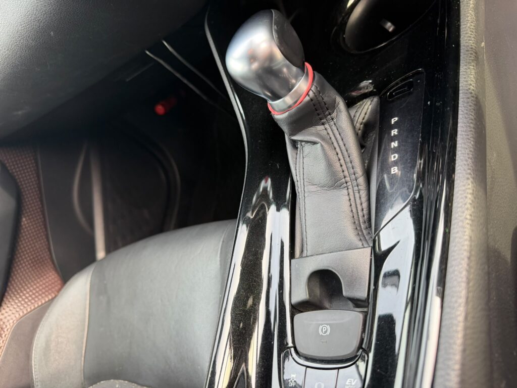 Toyota C-HR Hybrid 2017 1.8