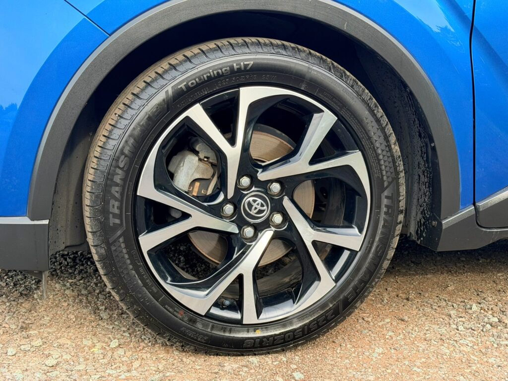 Toyota C-HR Hybrid 2017 1.8