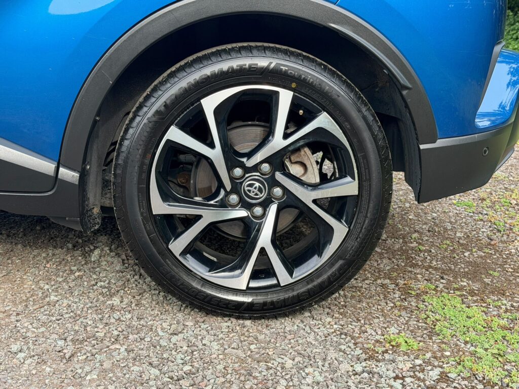 Toyota C-HR Hybrid 2017 1.8