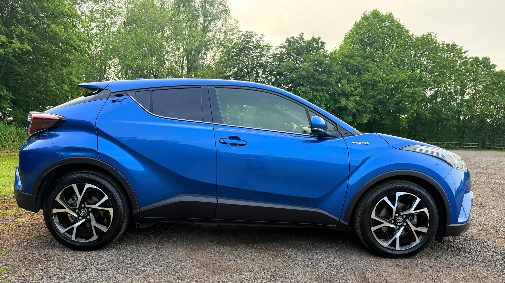 Toyota C-HR Hybrid 2017 1.8