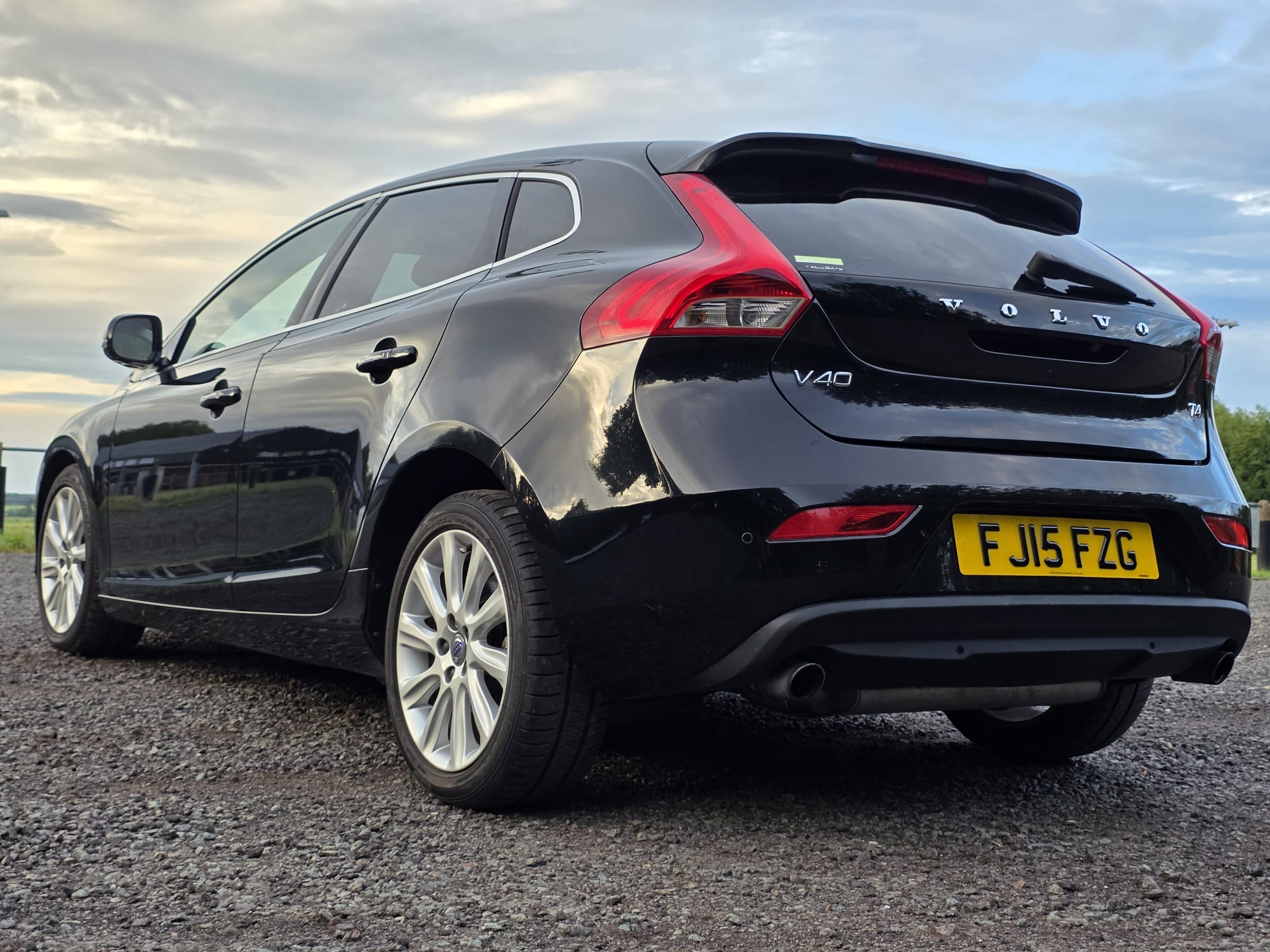 Volvo V40 T4 Black